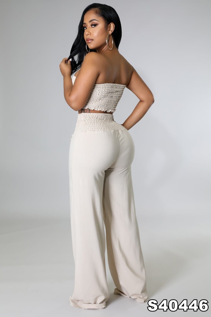 CONJUNTO DE PANTALON OLGADO Y TOP CORRUGADO STRAPLE