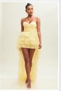 MINI DRESS STRAPLESS DE TULL CON COLA