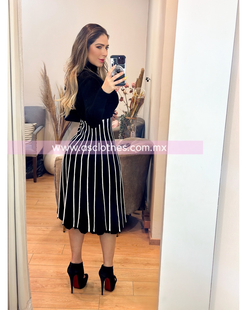 MIDIDRESS BICOLOR MANGA LARGA VOLADITO CON CUELLO ALTO