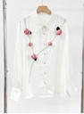 CAMISA CON ROSAS ROSA Y CADENA