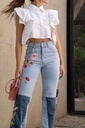 BLUSA CROP CON OLANES HOMBROS Y AL FRENTE