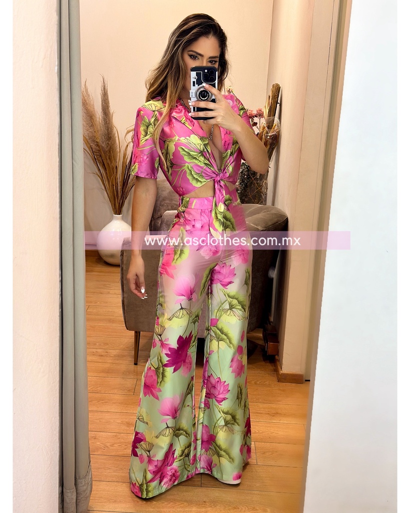 SET DE PANTALON Y CROP TOP MANAGA CORTA