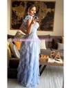 MAXI DRESS TULL OLANES UN HOMBRO CON DETALLES EN GAJOS
