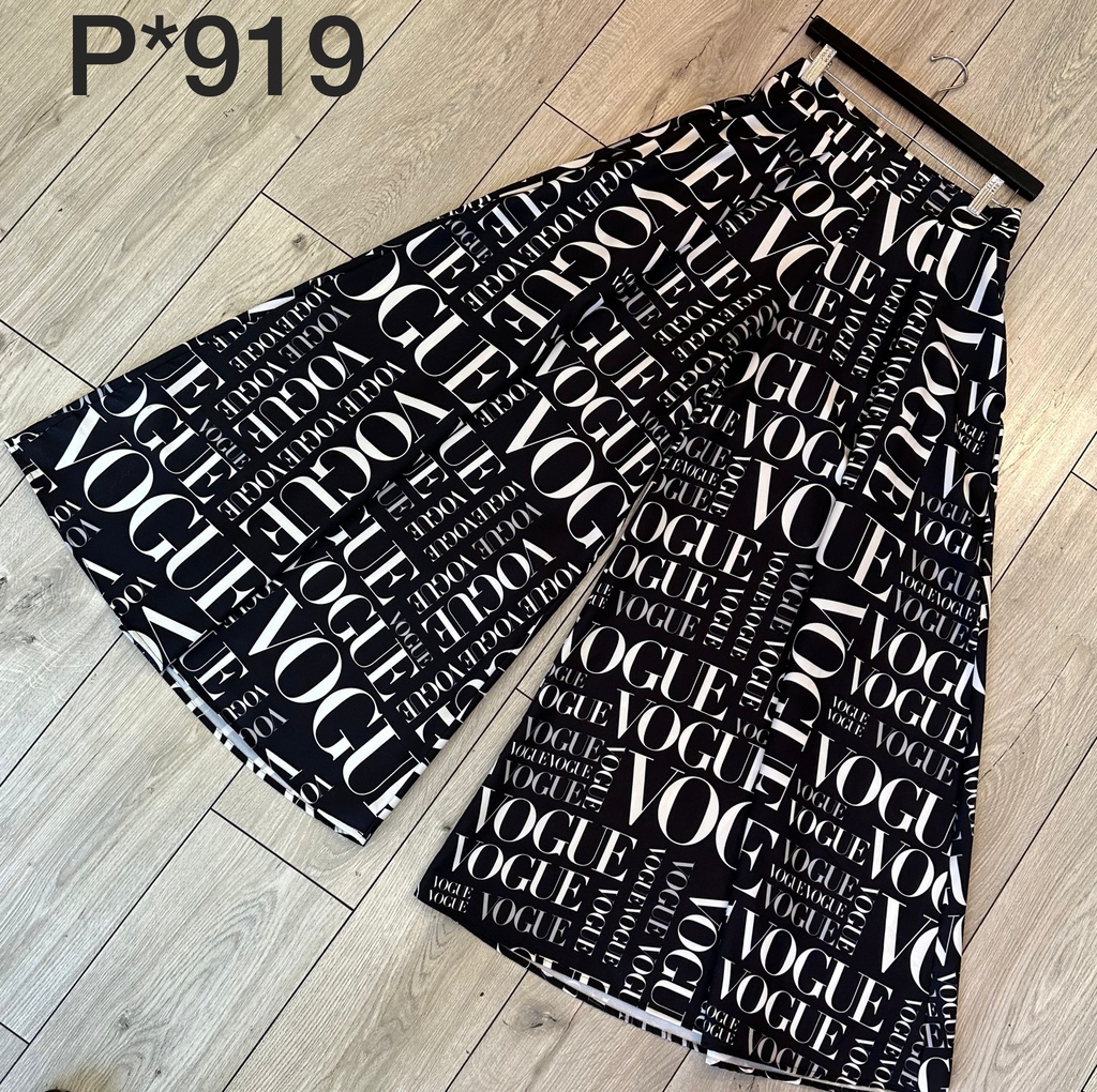 PANTALON PATA ELEFANTE LETRAS VOGUE
