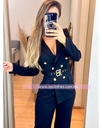 TRAJE BOTONES DORADOS Y CINTO