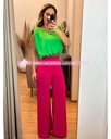 BLUSA SIN MANGA CON HOMBRERA  TIPO SATINADA