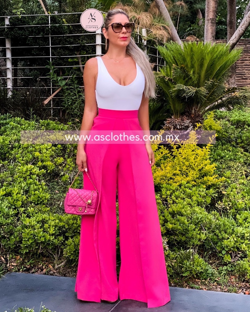 PANTALON CON FALDON LATERAL