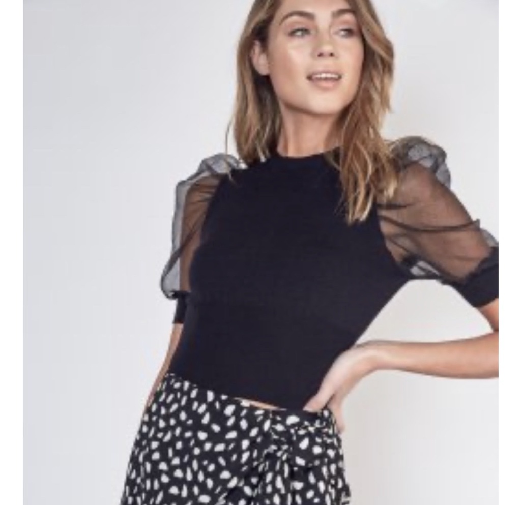 BLUSA MANGA CORTA AMPONA CON TRANSPARENCIA