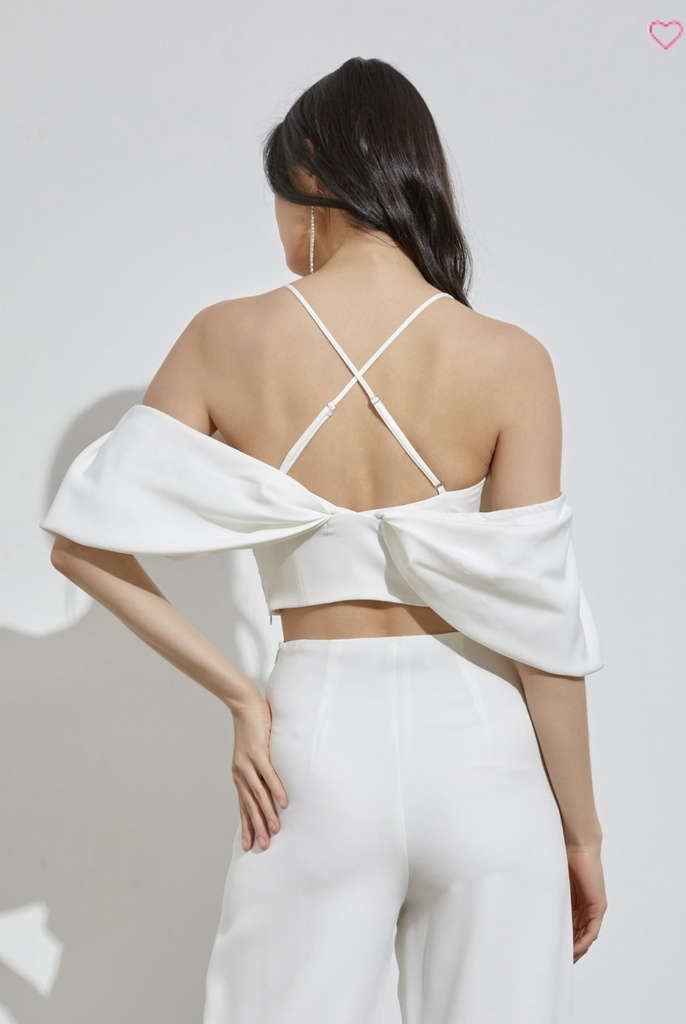 BLUSA DRAPEADA HOMBROS CAIDOS CON TIRANTES