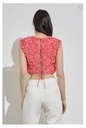 BLUSA FLORES RESALTADAS
