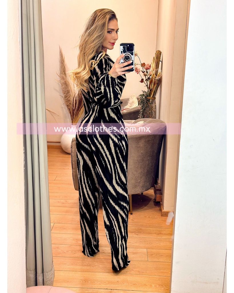 JUMSUIT MANGA LARGA ZEBRA