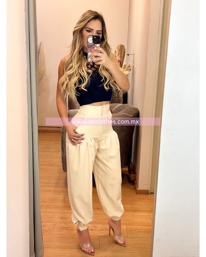 PANTALON CORTE BOMBACHO Y PINZAS