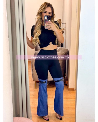 BLUSA CROP CON ARGOLLA PECHO