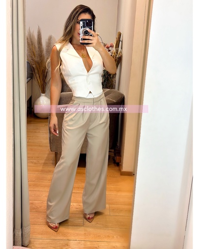 PANTALON DE VESTIR CON CINTURA BLANCA