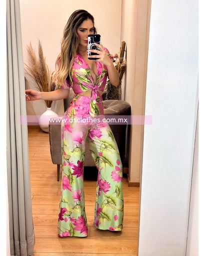 SET DE PANTALON Y CROP TOP MANAGA CORTA