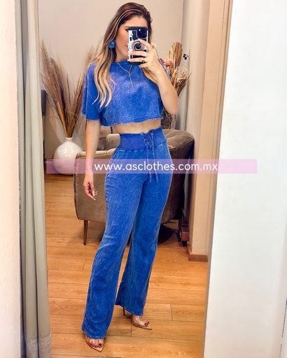 TRAJE PANTALON AGUJETAS