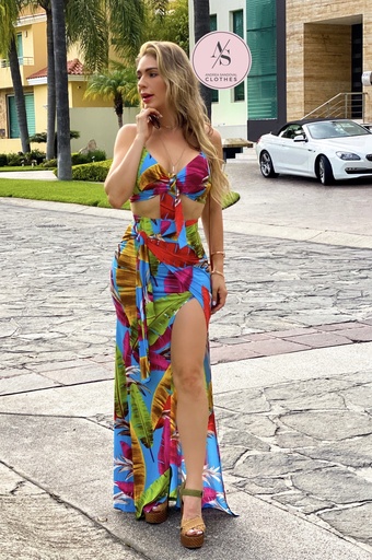 CONJUNTO FALDA HOJAS ABIERTO PIERNA